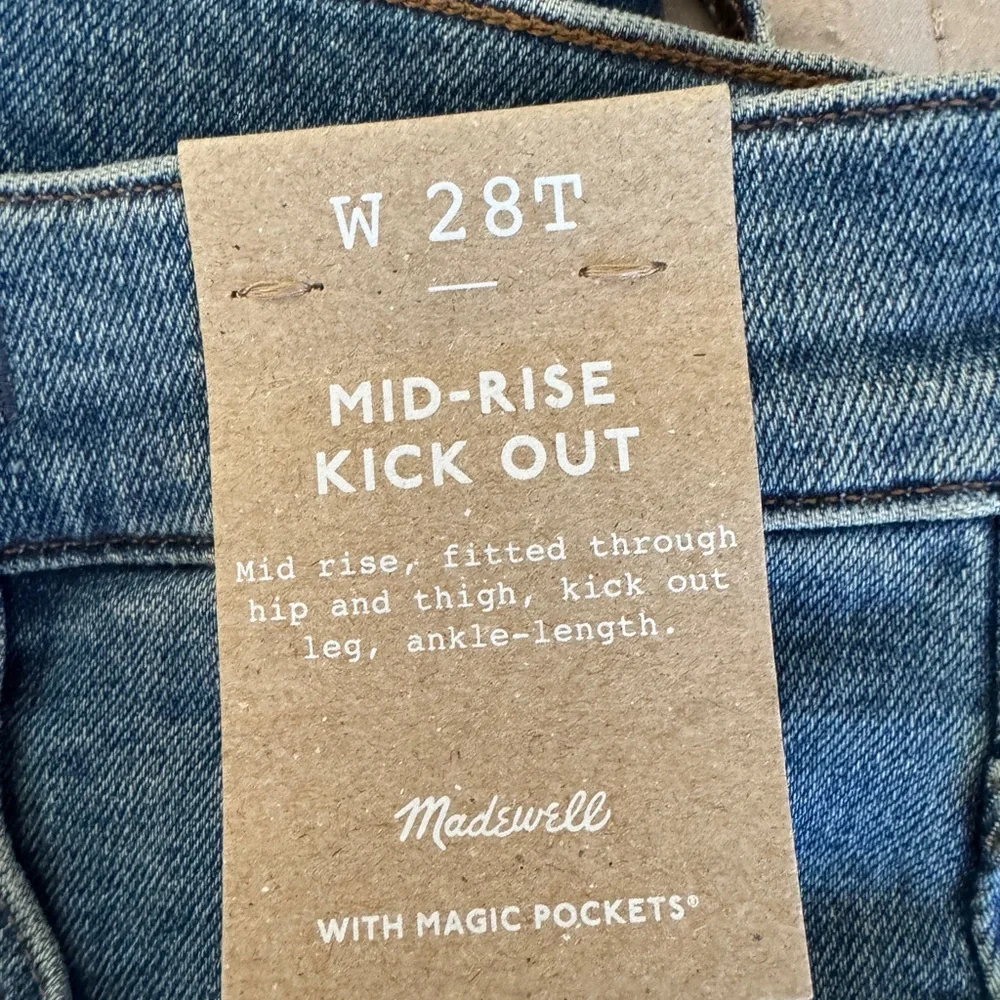 Madewell Mid Rise Kick Out Jean- New with Tags - Picture 4 of 6